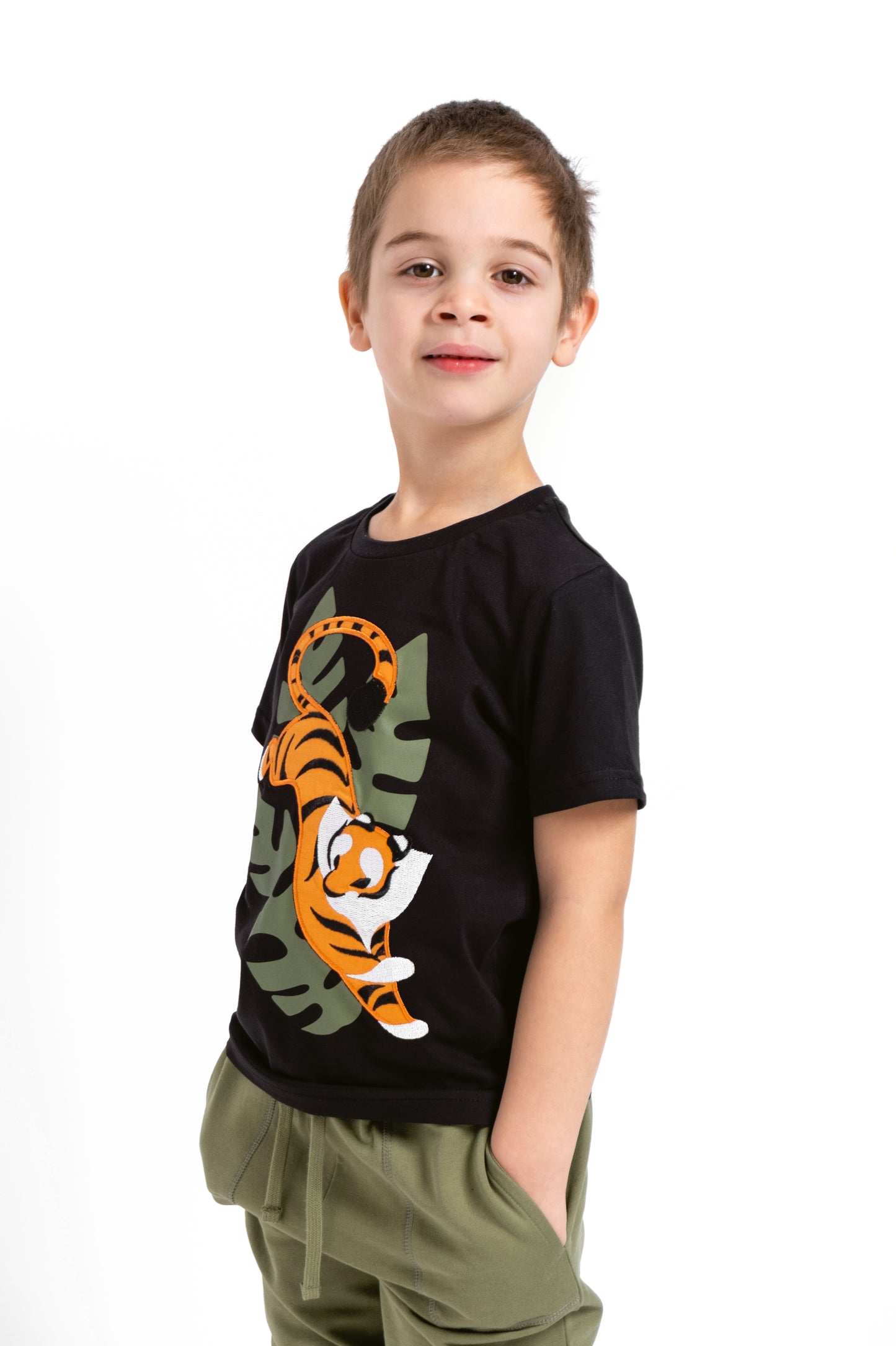 Short Sleeve T-Shirt with (Jumping Tiger) Applique Emboidery - Black