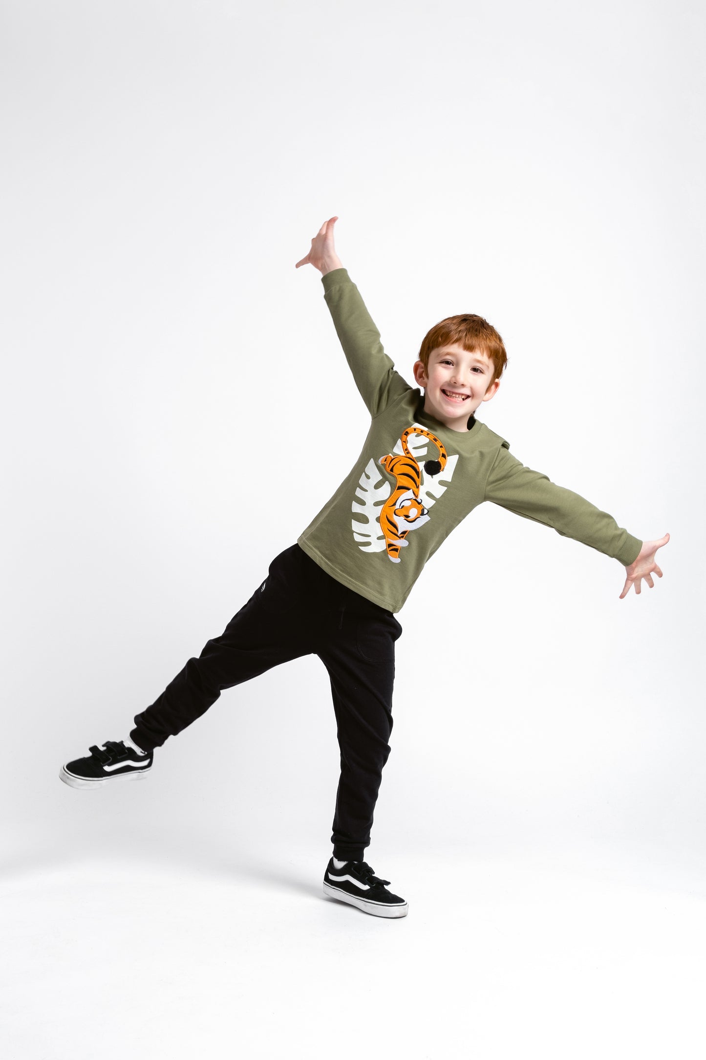 Long Sleeve T-Shirt with (Jumping Tiger) Applique embroidery - Olive